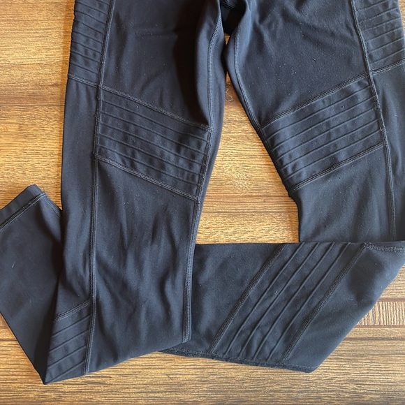 Athleta leggings black matte Medium - Picture 2 of 9